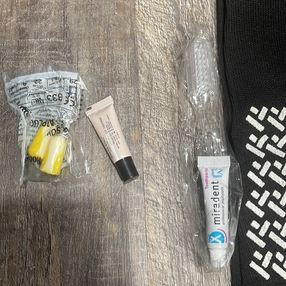 Travel set for men or women - Picture 3 of 6